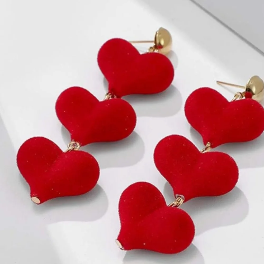 Heart Statement Earrings for Women Ear Earrings Studded Gold Three Earrings NWT - Picture 7 of 7